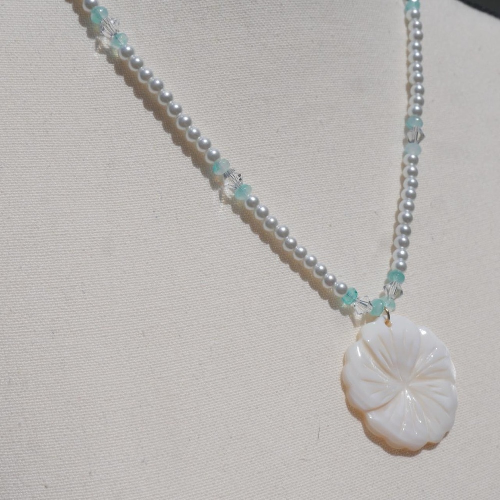 Shell Necklace with Twin Clasp